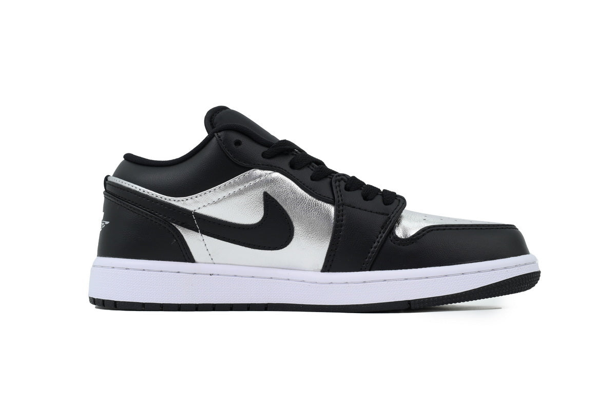 Nike Air Jordan 1 Retro Low Low-Top Sneakers