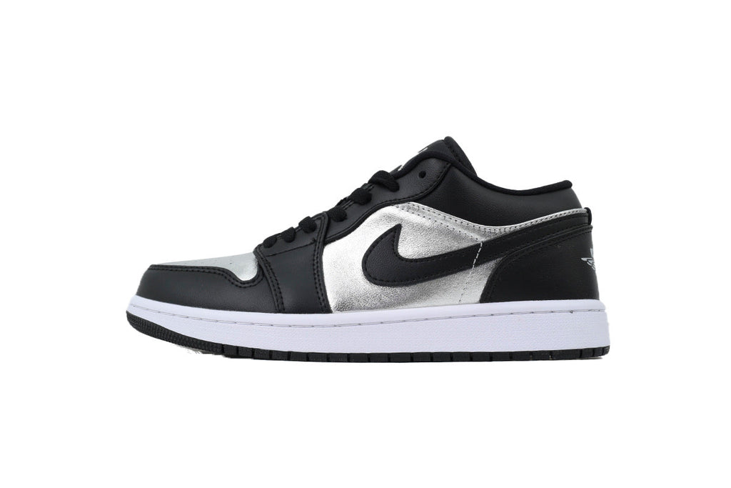 Nike Air Jordan 1 Retro Low Low-Top Sneakers