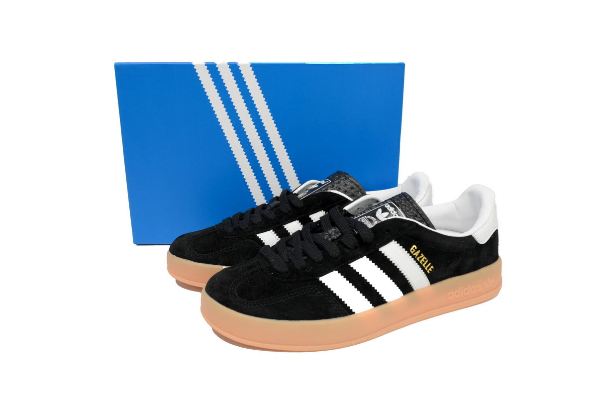 Adidas Samba OG – Retro German-Inspired Sneakers
