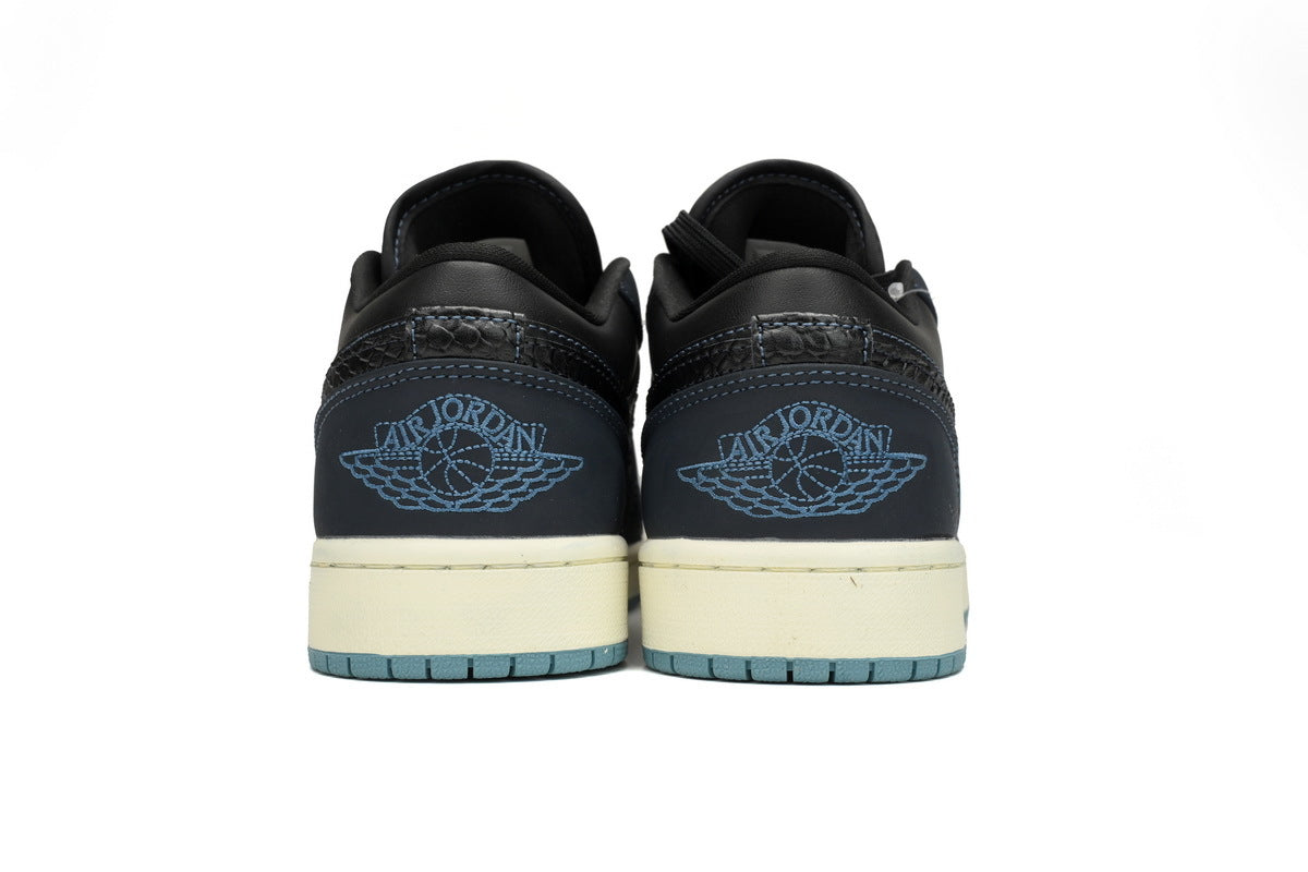 Nike Air Jordan 1 Retro Low Low-Top Sneakers