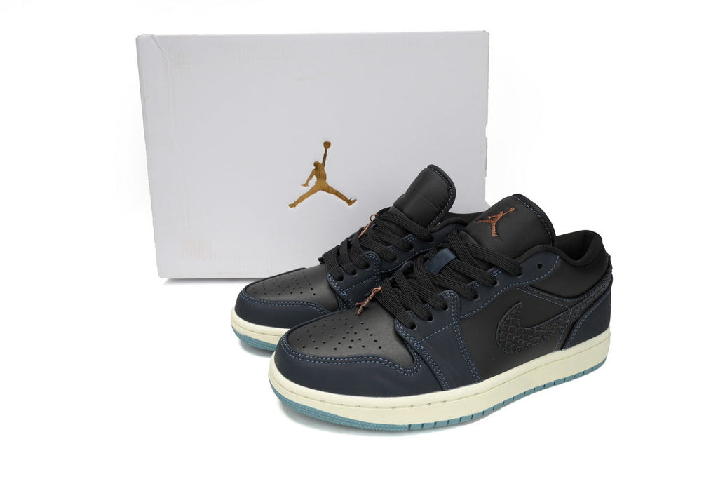 Nike Air Jordan 1 Retro Low Low-Top Sneakers