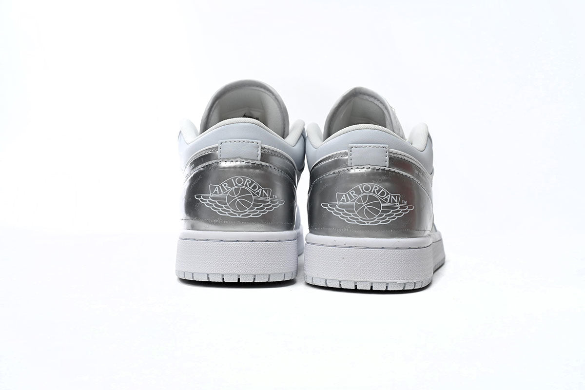 Nike Air Jordan 1 Retro Low Low-Top Sneakers