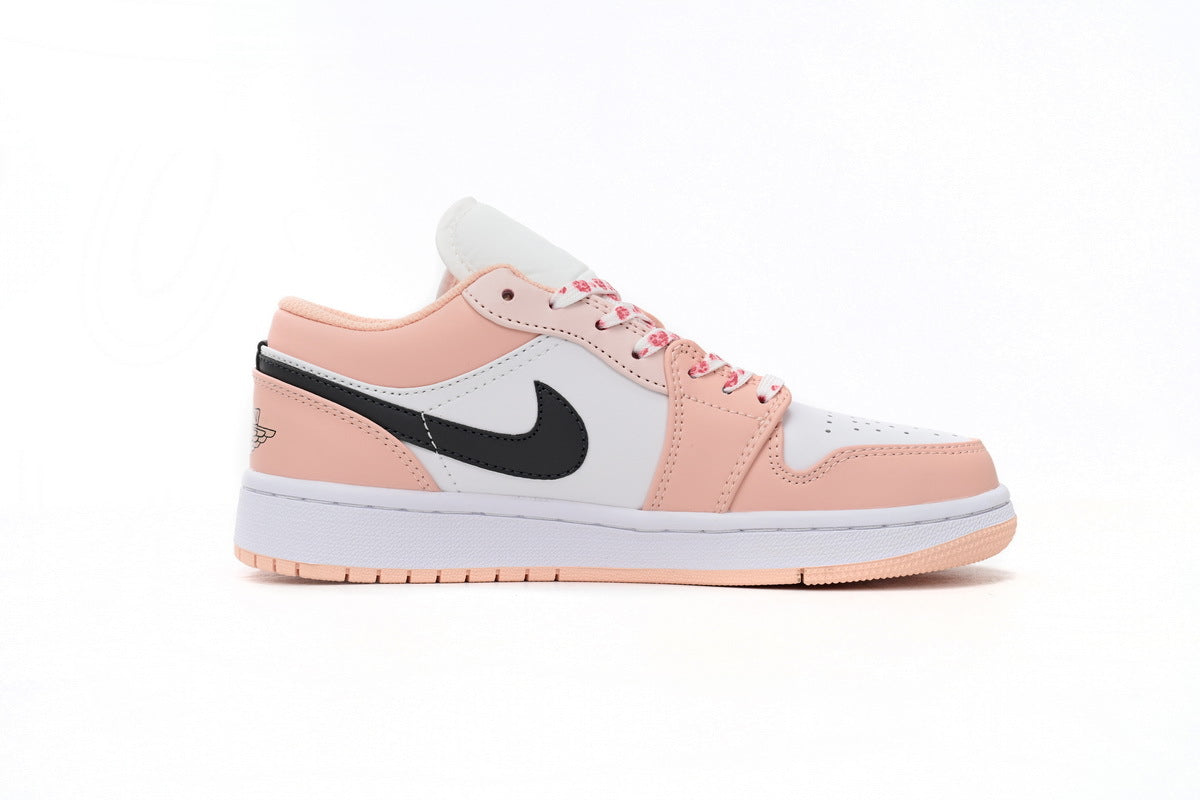 Nike Air Jordan 1 Retro Low Low-Top Sneakers