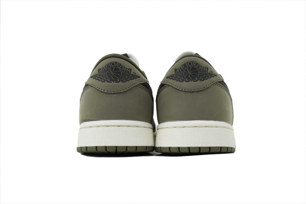 Nike Air Jordan 1 Retro Low Low-Top Sneakers