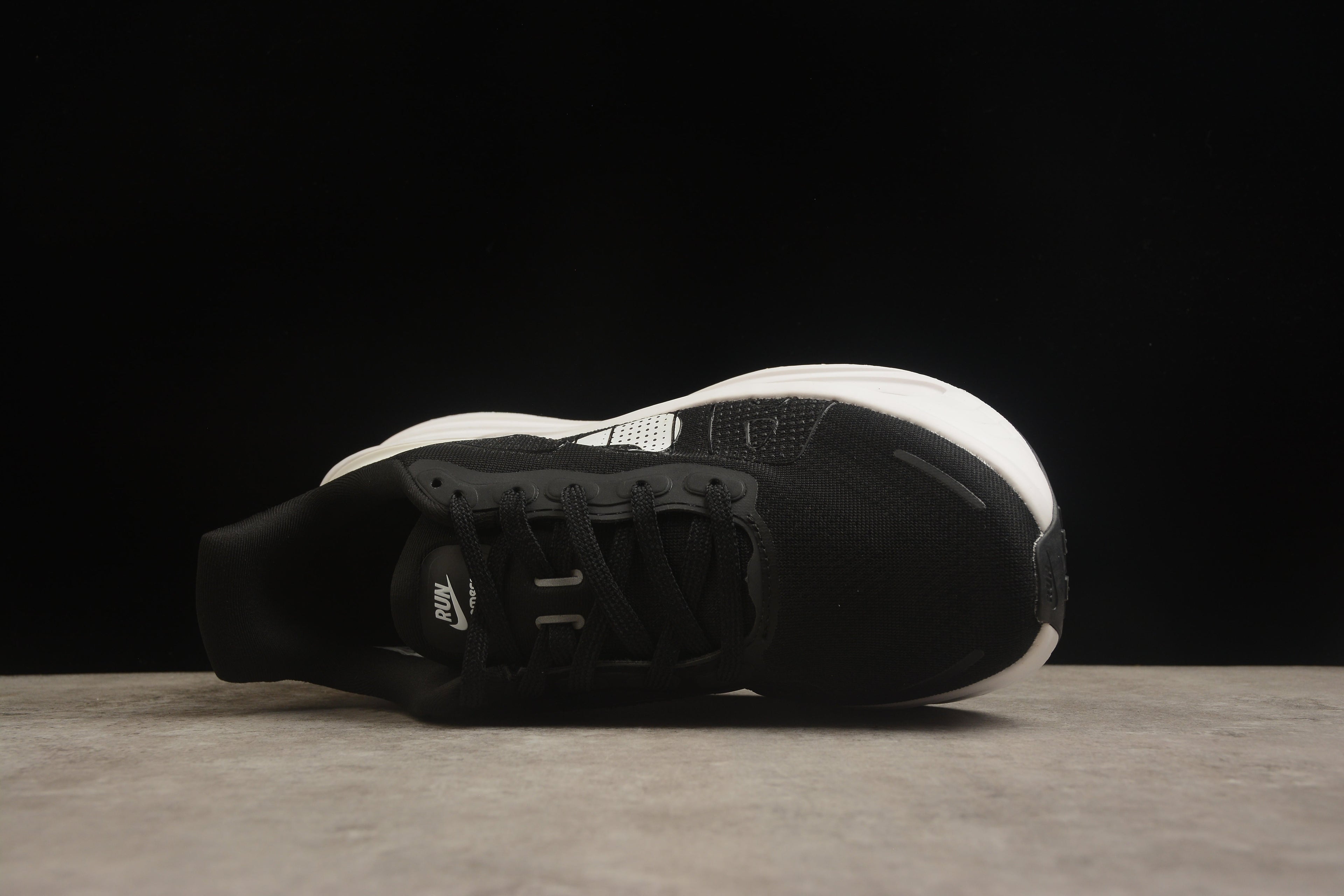 Nike Vomero 18 Running Shoes | Premium Cushioning | EU 36-45