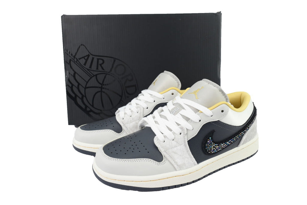 Nike Air Jordan 1 Retro Low Low-Top Sneakers