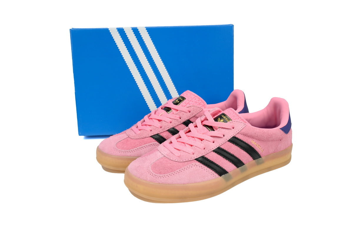 Adidas Samba OG – Retro German-Inspired Sneakers