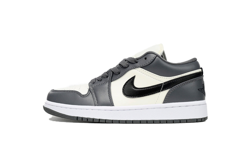 Nike Air Jordan 1 Retro Low Low-Top Sneakers