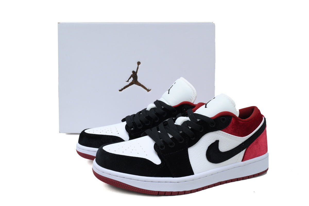 Nike Air Jordan 1 Retro Low Low-Top Sneakers