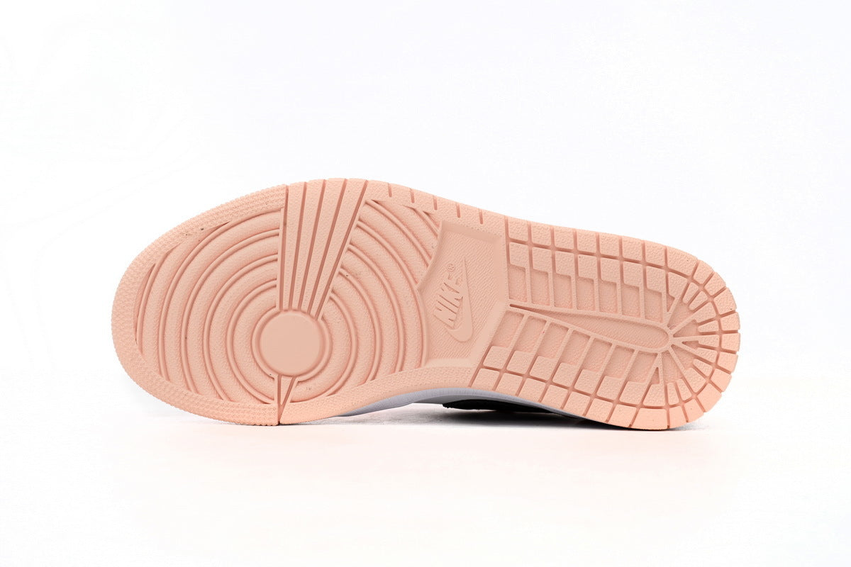 Nike Air Jordan 1 Retro Low Low-Top Sneakers