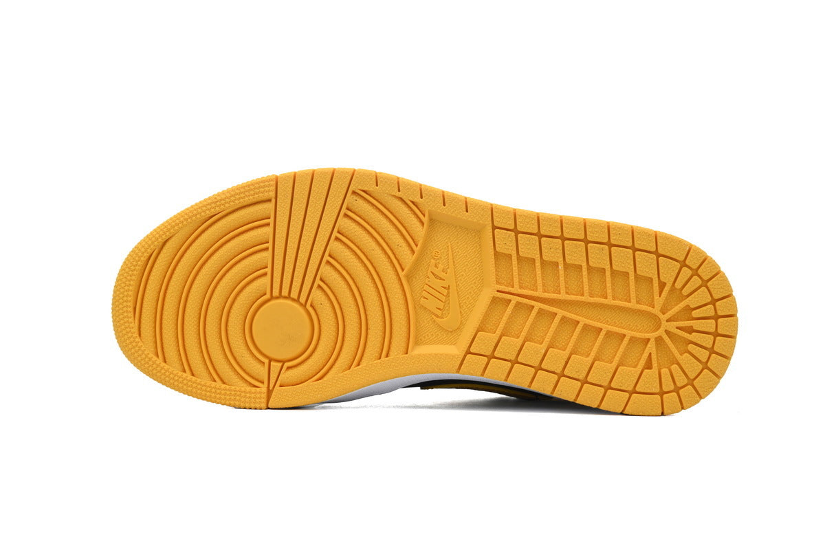 Nike Air Jordan 1 Retro Low Low-Top Sneakers