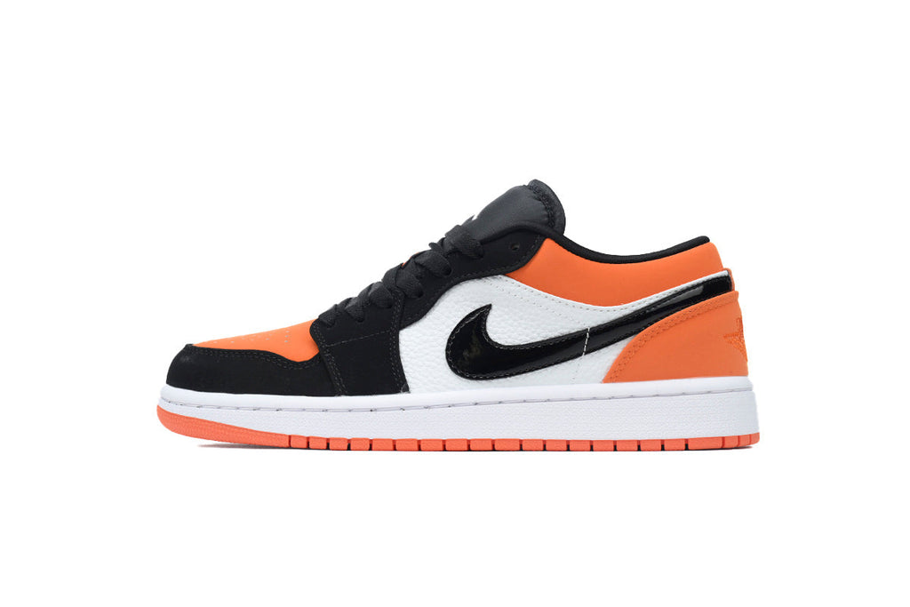 Nike Air Jordan 1 Retro Low Low-Top Sneakers