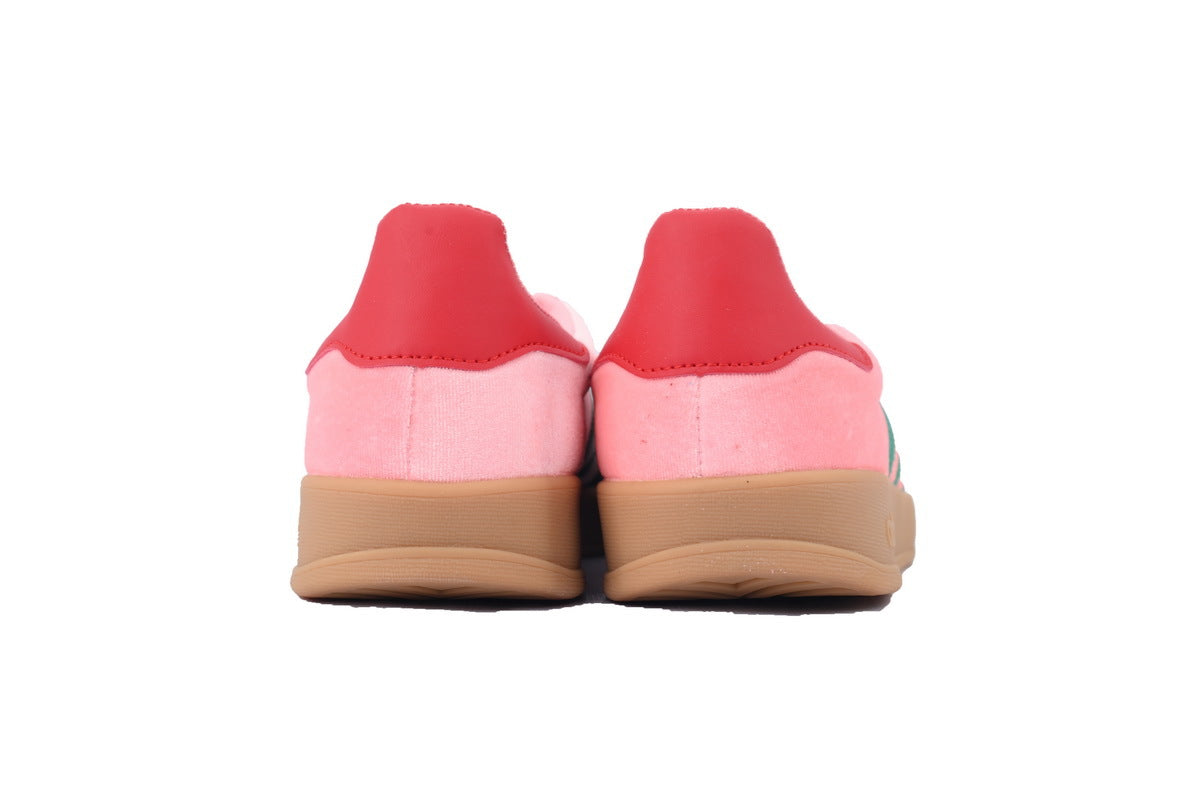 Adidas Samba OG – Retro German-Inspired Sneakers