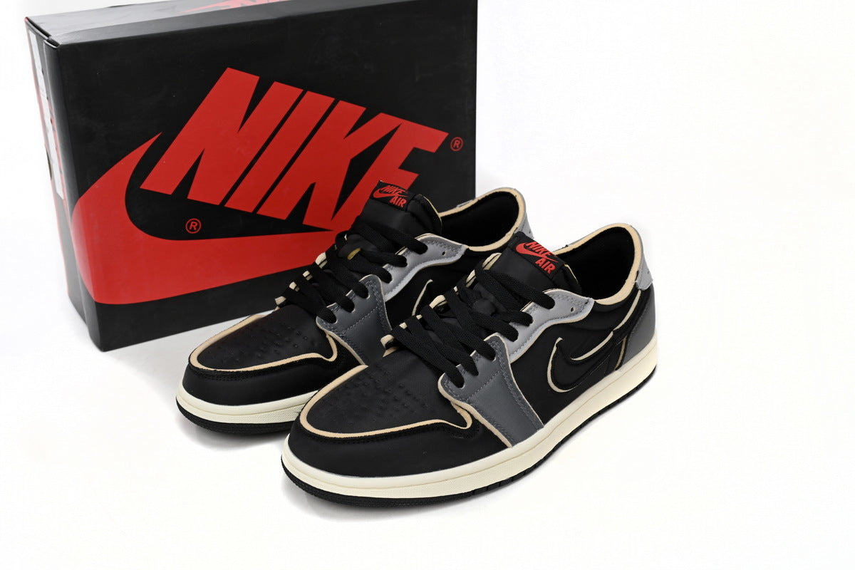 Nike Air Jordan 1 Retro Low Low-Top Sneakers