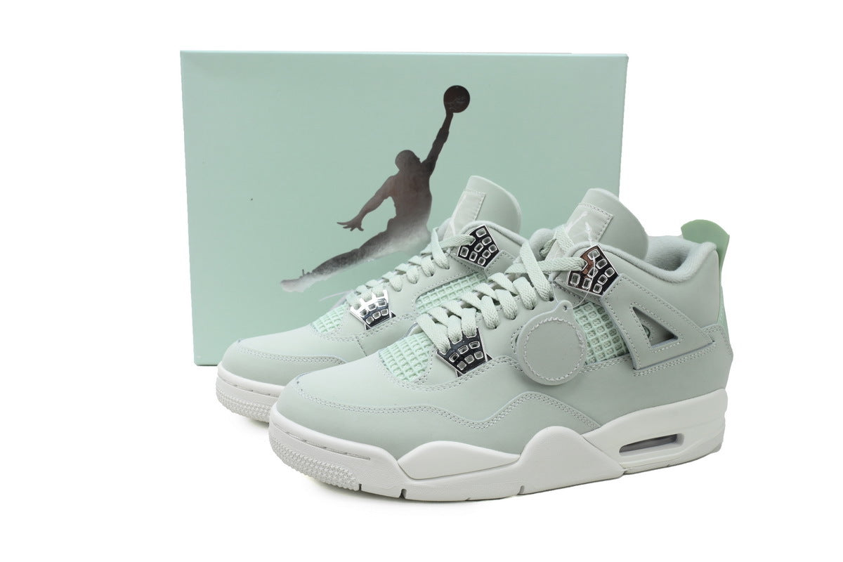 Nike Air Jordan 4 – Retro Basketball Sneakers