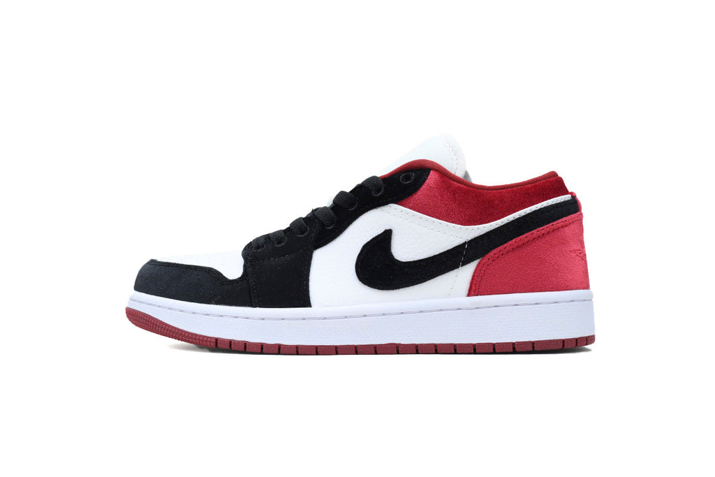 Nike Air Jordan 1 Retro Low Low-Top Sneakers