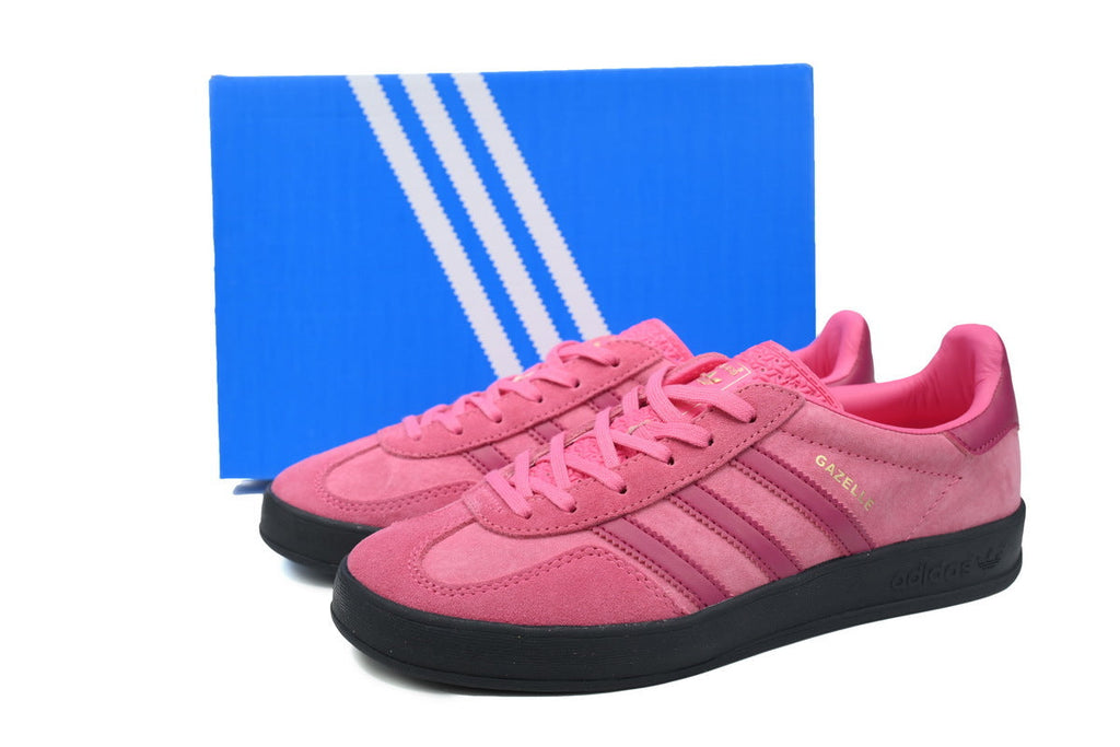 Adidas Samba OG – Retro German-Inspired Sneakers