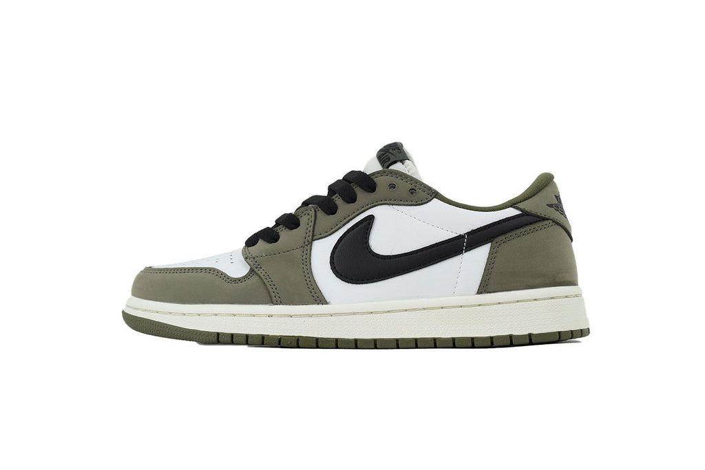 Nike Air Jordan 1 Retro Low Low-Top Sneakers