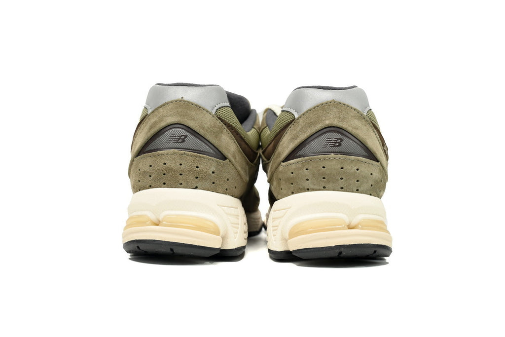 New Balance 2002R Sneakers
