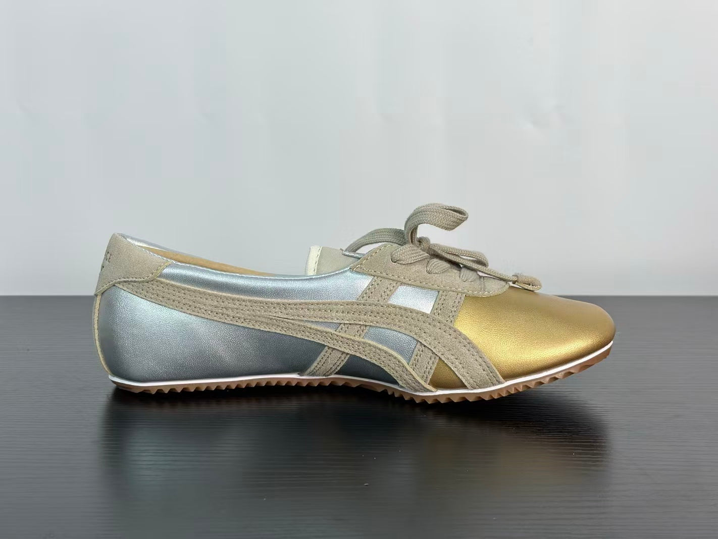VERSACE × Onitsuka Tiger "Tai-Chi Sakura" Low-Top Sneakers | Leather & Suede | EU 36–41.5