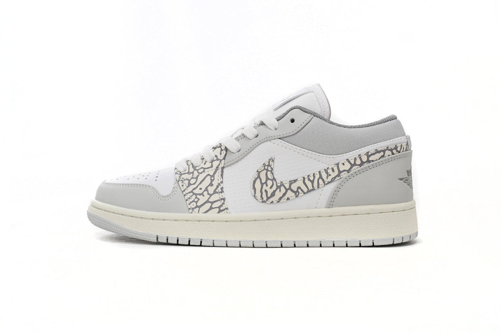 Nike Air Jordan 1 Retro Low Low-Top Sneakers