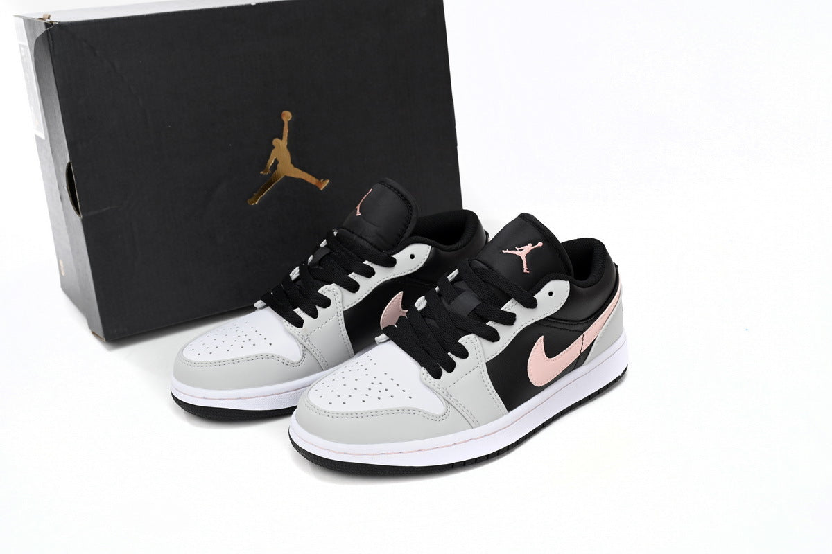 Nike Air Jordan 1 Retro Low Low-Top Sneakers