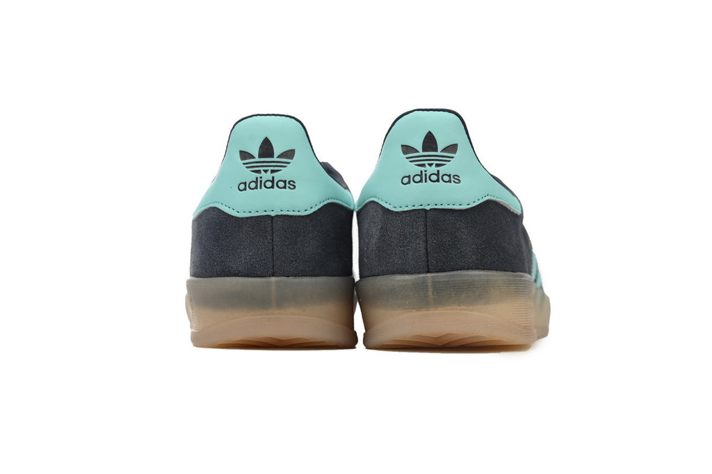 Adidas Samba OG – Retro German-Inspired Sneakers