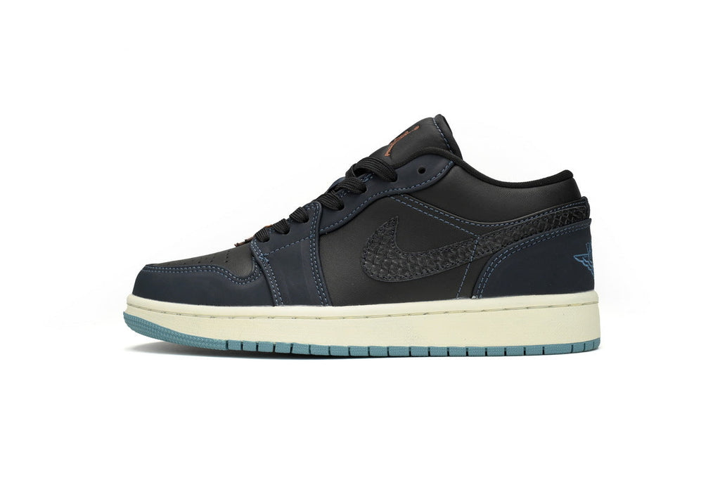 Nike Air Jordan 1 Retro Low Low-Top Sneakers