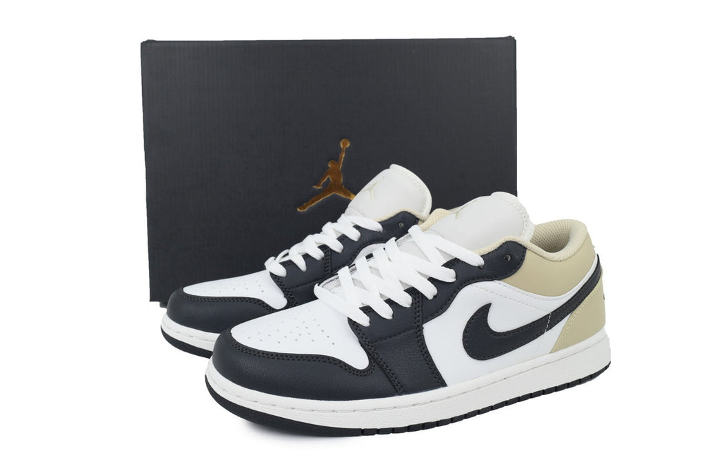 Nike Air Jordan 1 Retro Low Low-Top Sneakers