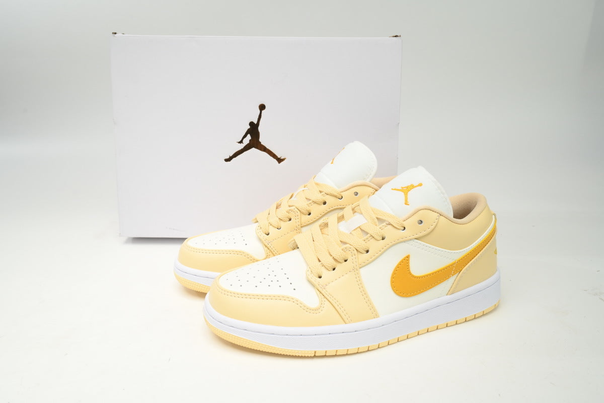 Nike Air Jordan 1 Retro Low Low-Top Sneakers