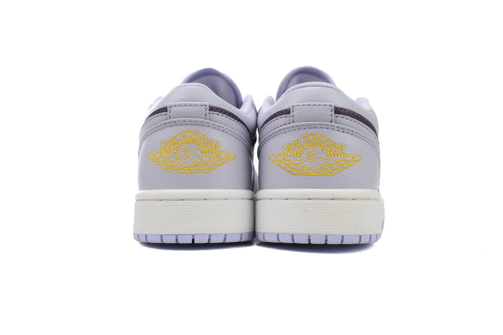 Nike Air Jordan 1 Retro Low Low-Top Sneakers