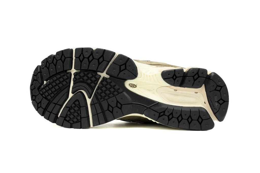 New Balance 2002R Sneakers