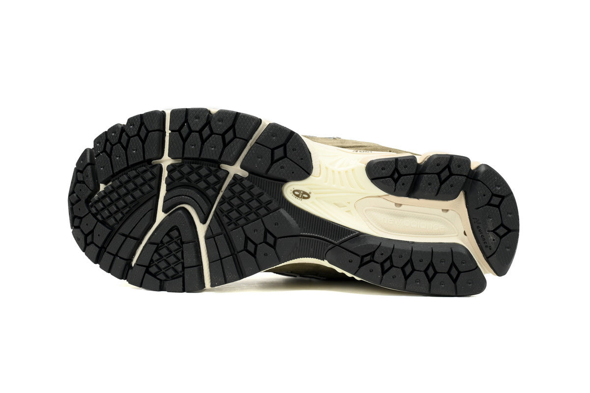 New Balance 2002R Sneakers