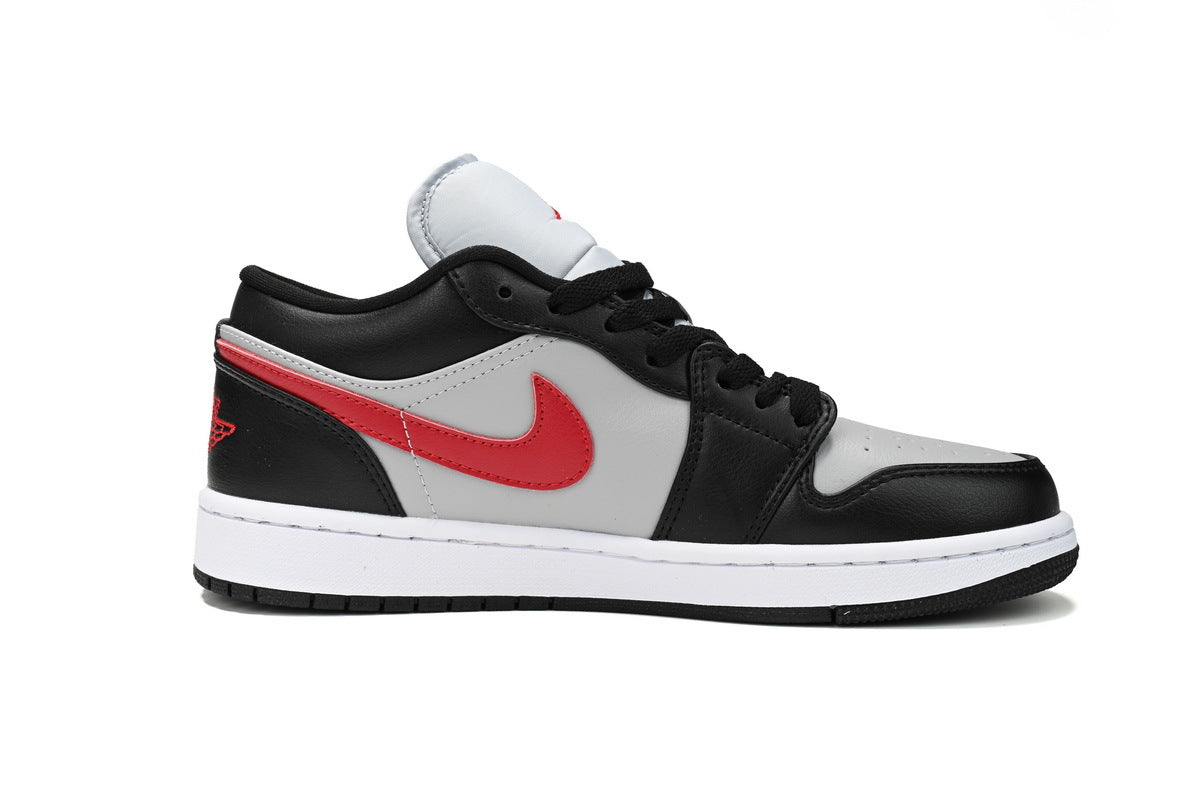 Nike Air Jordan 1 Retro Low Low-Top Sneakers