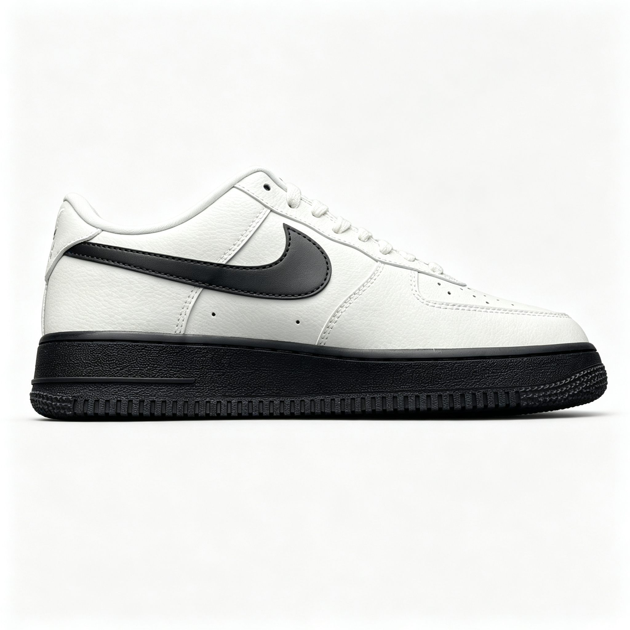 Nike Air Force 1 '07 Low – White / Black