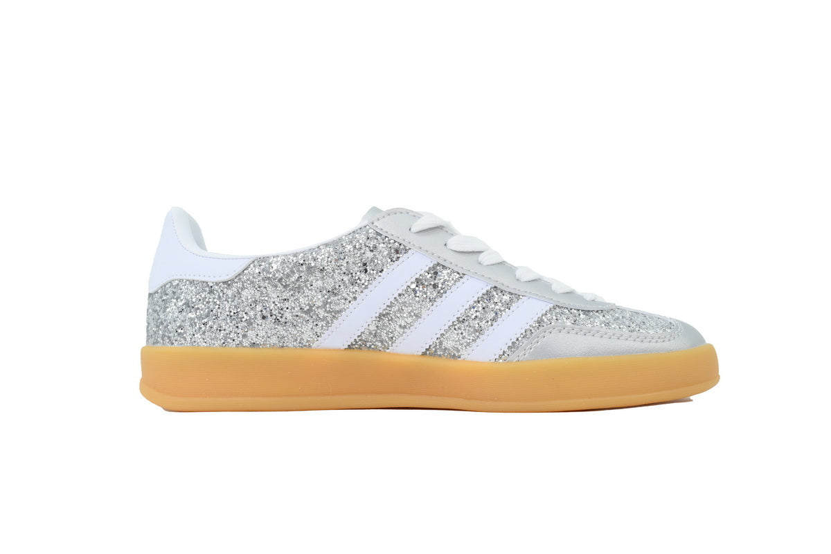 Adidas Samba OG – Retro German-Inspired Sneakers