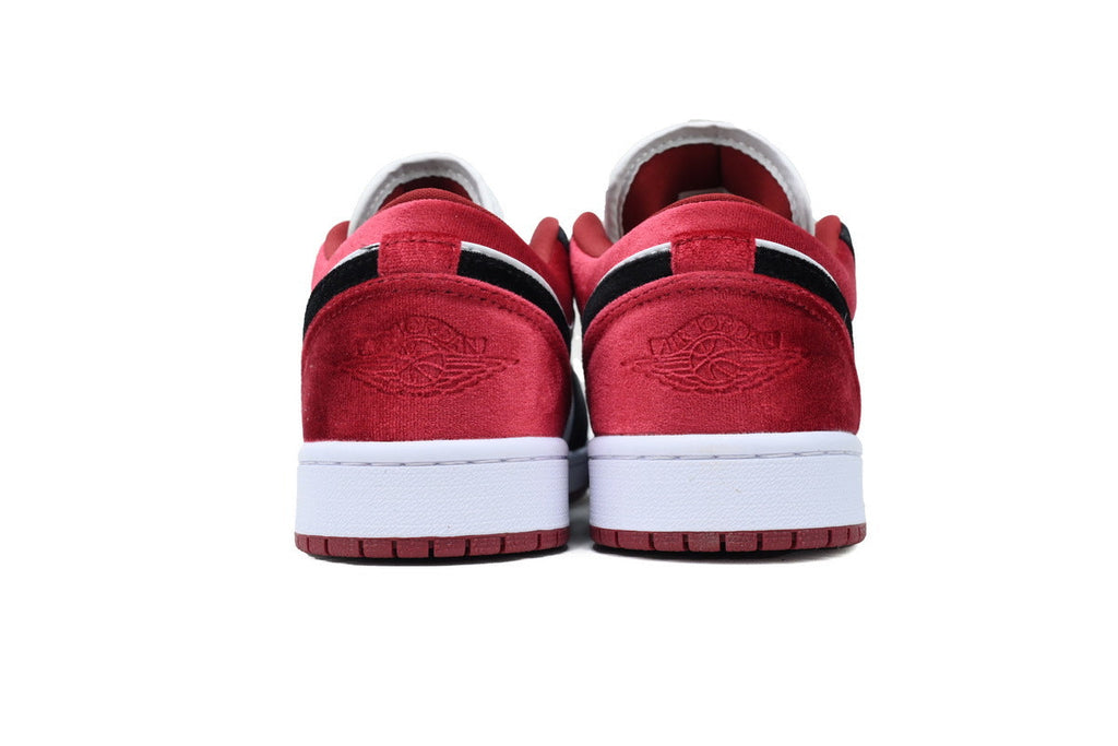 Nike Air Jordan 1 Retro Low Low-Top Sneakers