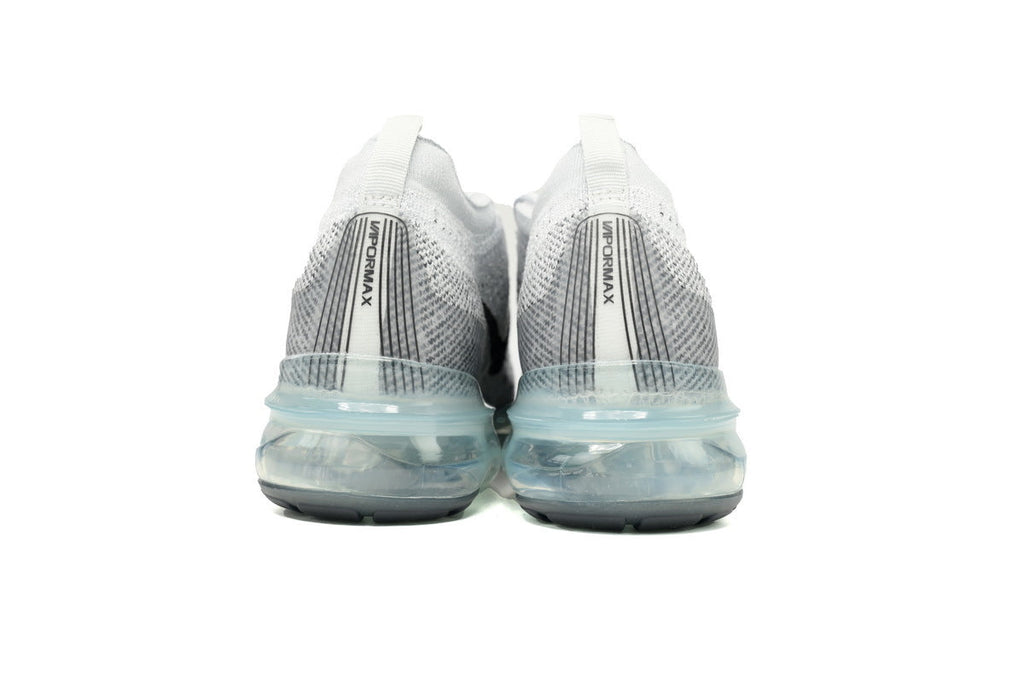 Nike Air VaporMax – Lightweight Running Sneakers