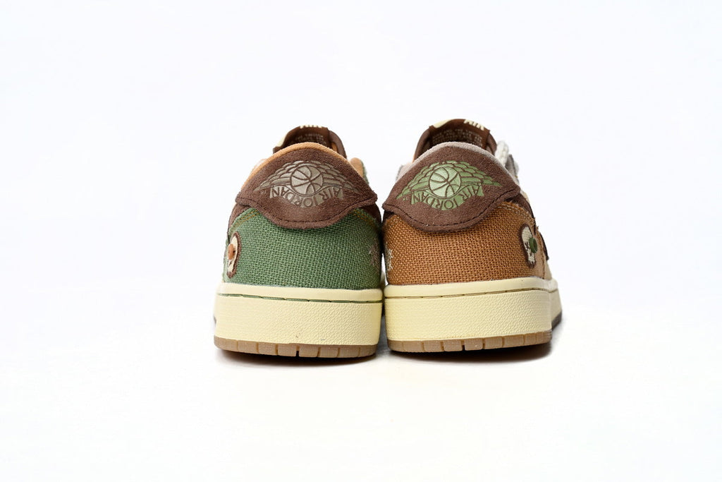 Nike Air Jordan 1 Retro Low Low-Top Sneakers