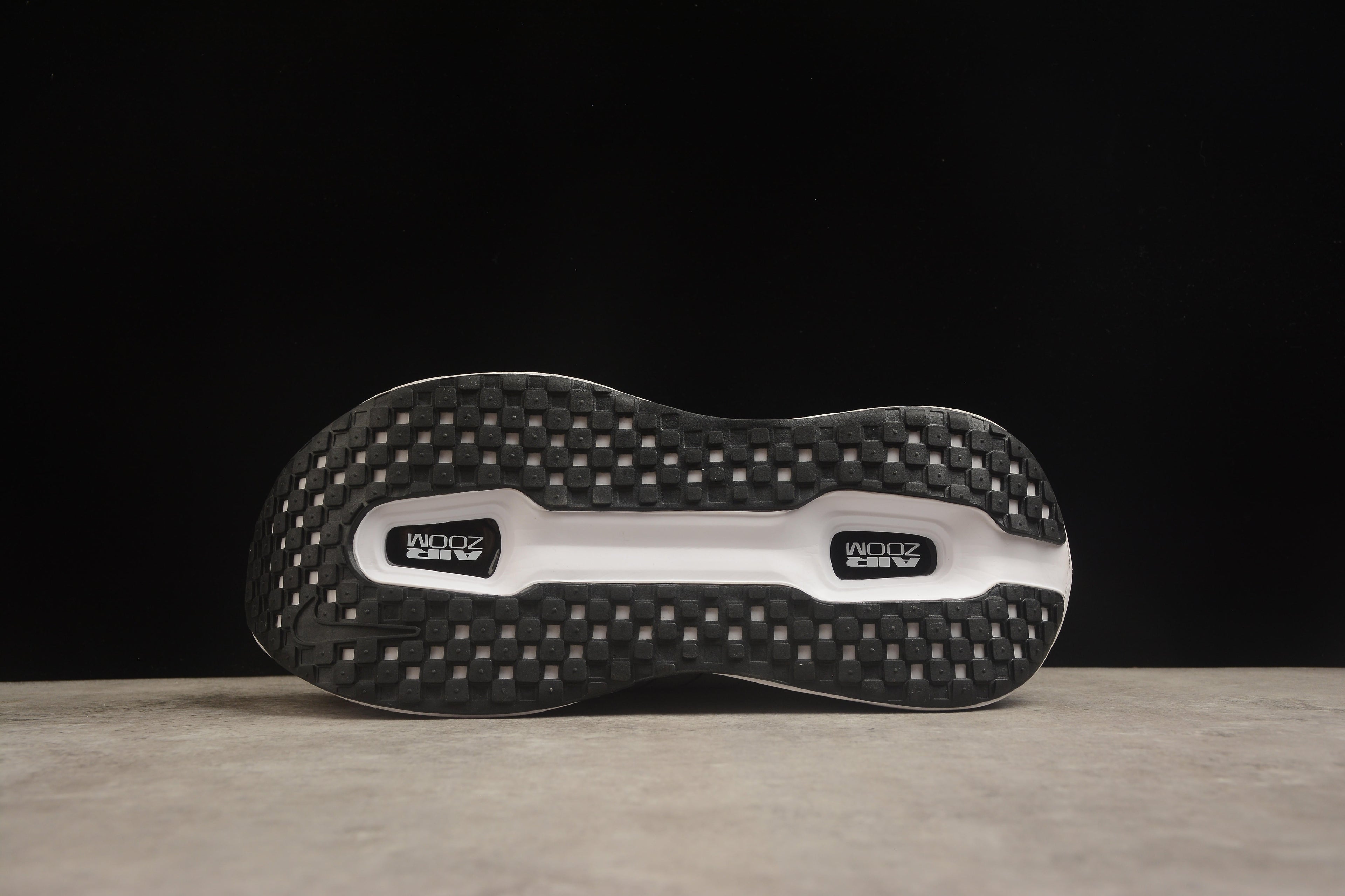 Nike Vomero 18 Running Shoes | Premium Cushioning | EU 36-45