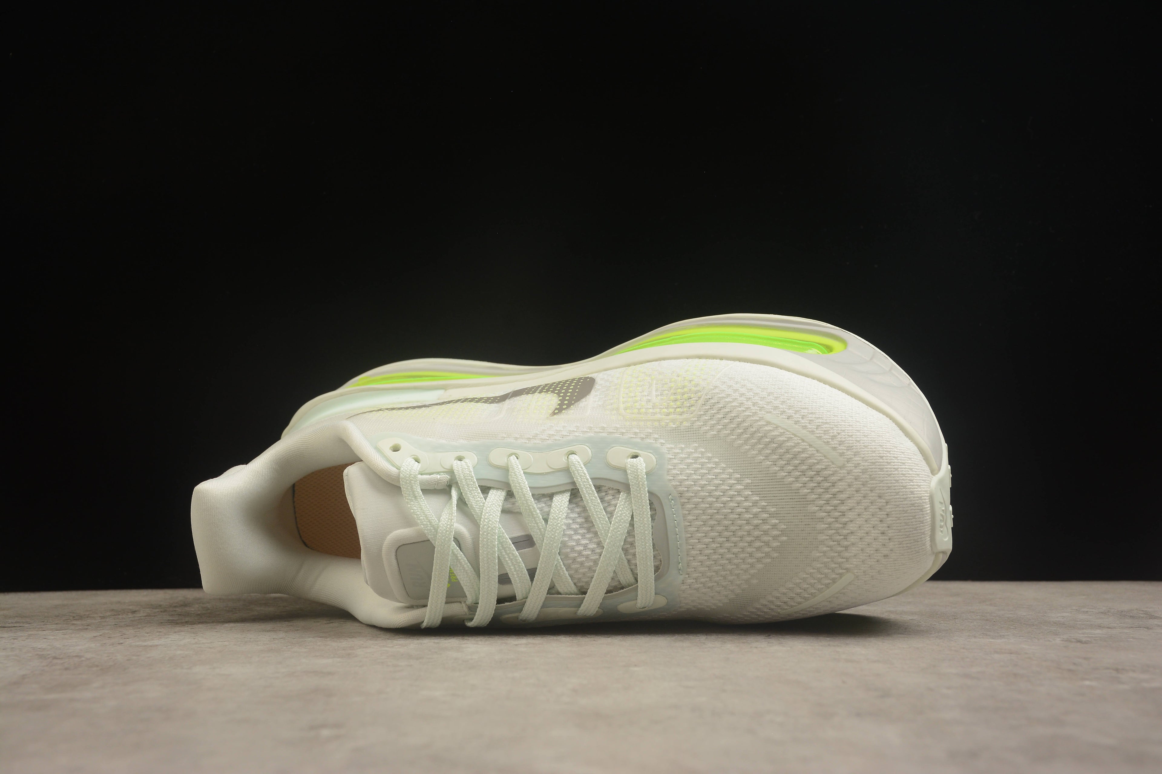 Nike Vomero 18 Running Shoes | Premium Cushioning | EU 36-45