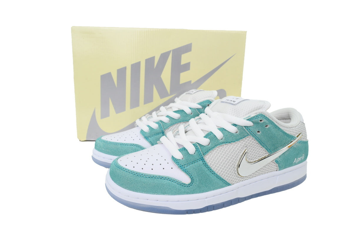 Nike SB Dunk Low – Classic Streetwear Sneakers (EU 36–45)