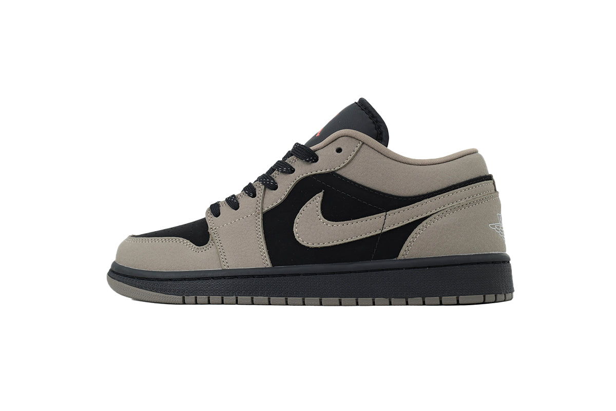 Nike Air Jordan 1 Retro Low Low-Top Sneakers