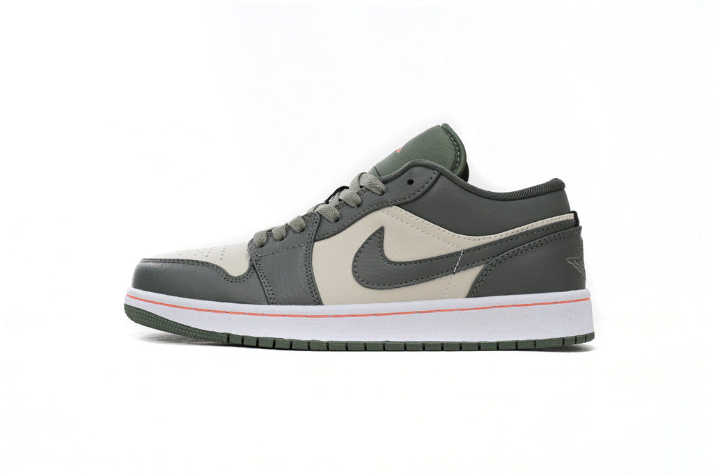 Nike Air Jordan 1 Retro Low Low-Top Sneakers