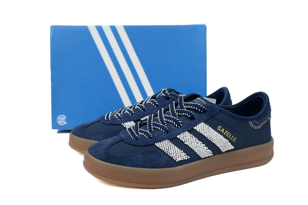 Adidas Samba OG – Retro German-Inspired Sneakers