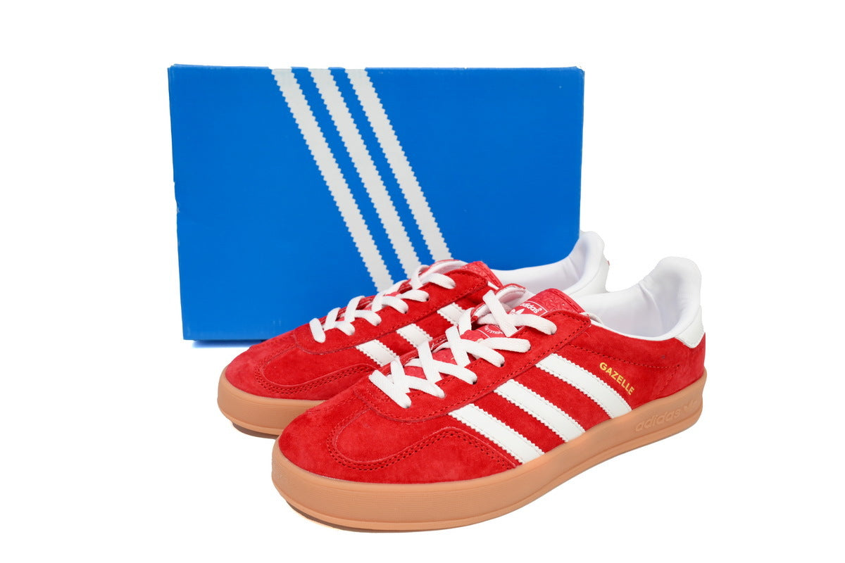 Adidas Samba OG – Retro German-Inspired Sneakers