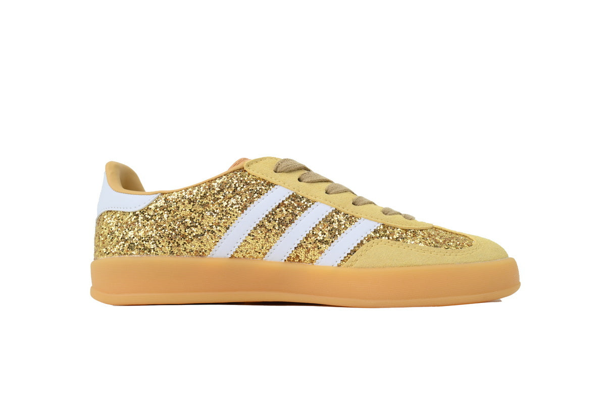 Adidas Samba OG – Retro German-Inspired Sneakers