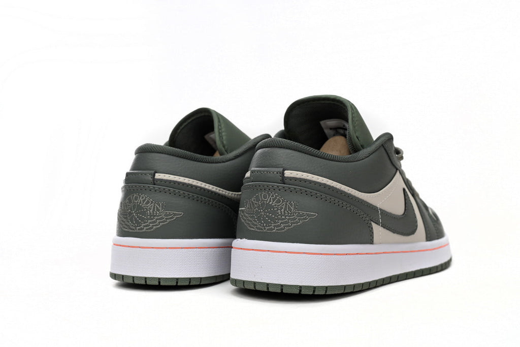 Nike Air Jordan 1 Retro Low Low-Top Sneakers