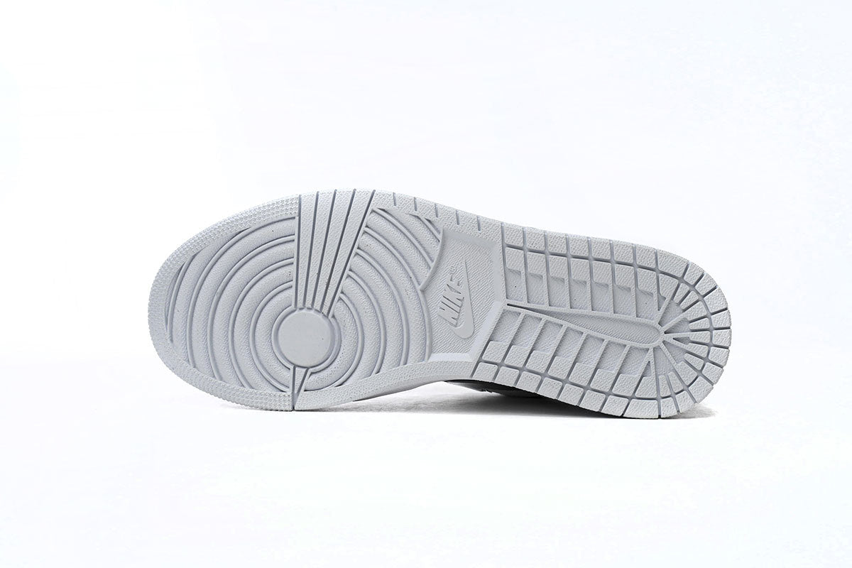 Nike Air Jordan 1 Retro Low Low-Top Sneakers