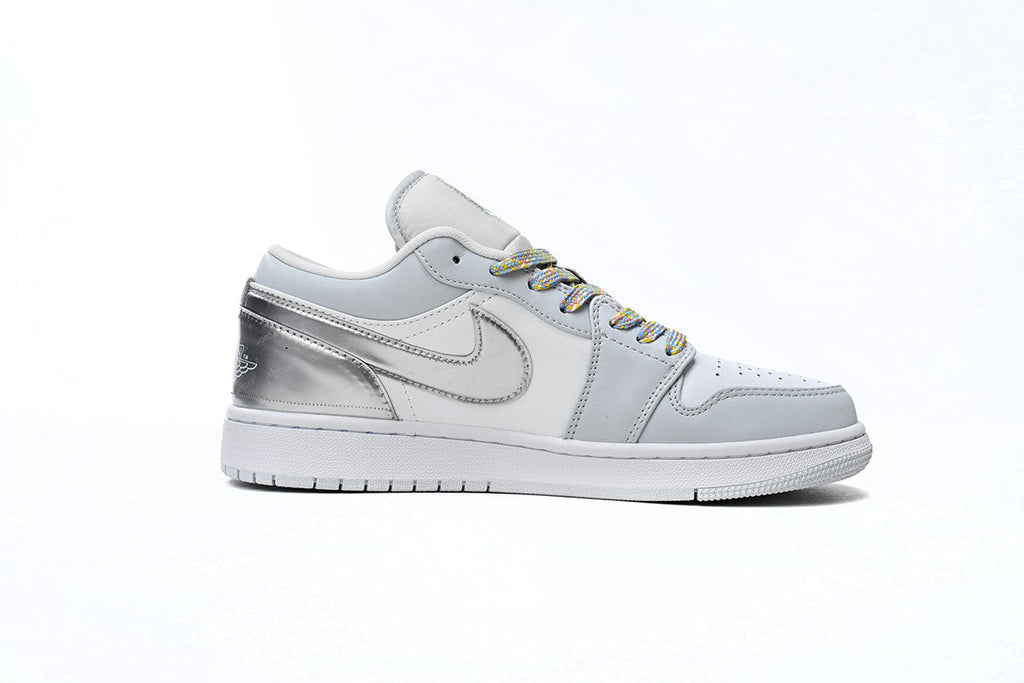 Nike Air Jordan 1 Retro Low Low-Top Sneakers